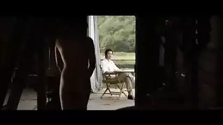 وجه بريء وأفعال قذرة: عمل عارضة في الأفلام الإباحية لفخر العائلة