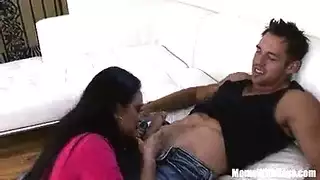 مره مربربه تلعب بكسه سمينه