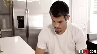 يأخذها في جولة ويملأ مهبلها