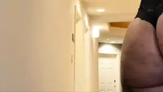 جماع عنيف وحلق عميق مع ممثلة إباحية سمراء