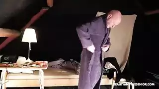وهي رجع من المدرسه