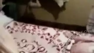 يائسة للسائل المنوي: إباحية علنية مع زوجة مثارة
