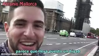 عربية تأخذ حمولة سميكة على ثدييها الضخمين