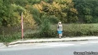 شاب بلجيكي يمارس الجنس بقوة مع فتاة مثيرة في منزل فارغ