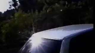 فتاة ذات ثدي كبير يتم التهام حلمتيها