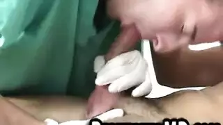 مشهد إباحي: دفع قضيب في مهبل مبلل