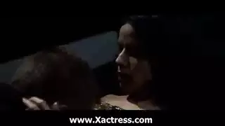 زوجة الأب تغوي ابن الزوج في علاقة عائلية جنسية صريحة