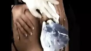 فرج ضيق ينزف أثناء جنس خشن صريح