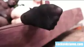 المرأة الناضجة المفترسة تركب مثل الفحل البري