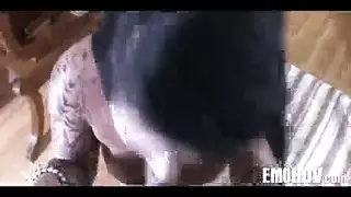 نساء هنديات في مقاطع تمثيل أدوار عنيفة بالتراضي