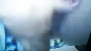 العروس تأخذ عدة أعضاء في ليلة الزفاف