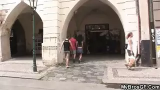 سادي الحيوانات: الفحل يضرب أنثى