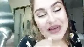 جنس مع أثداء دمية منفوخة ومؤخرة مزيفة ضخمة