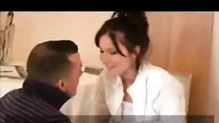 شيف يدخل عالم إكس إكس إكس قذف داخلي وعلى الوجه
