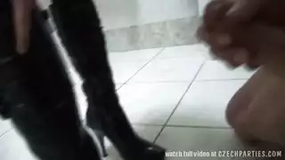 تحلم بينما تمتلئ بالسائل المنوي