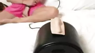 قضيب ضخم يوسع فتحة شرج ممتلئة