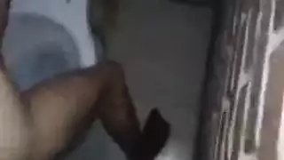 حرارة الصحراء: سودانيات يأخذن قضباناً كبيرة