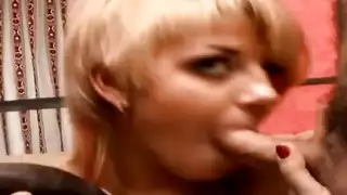 أفلام جنسية بقضيب أسود كبير: شقراء تمارس الجنس بقسوة وتمتلئ بالمني