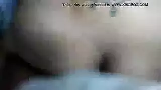 لاتينا مغرية تأخذ قضيب نائب الرئيس في حلقها بعمق