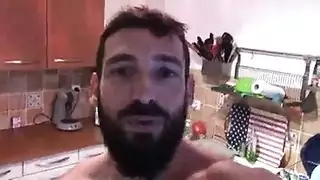 مص وجنس بعصا سوداء ضخمة في سريرها الملكي