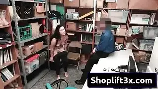 جلسة مونيكا الجنسية العنيفة: ممتلئة بشابين