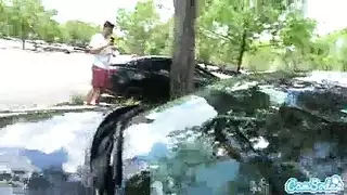 جنس مثلّي ثلاثي صريح في النادي