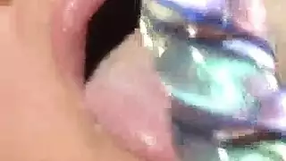 قابلته للتو: الفتاة الشقراء تتعرض للضرب في غرفة النوم