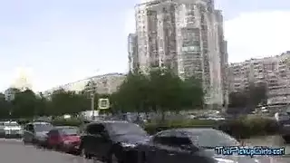 روسي أشقر يمارس الجنس مع صديقته بوضعية الكلب