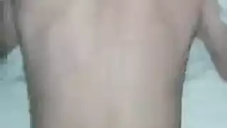 شاب وسيم يمارس الجنس مع ثنائي في علاقة مفتوحة