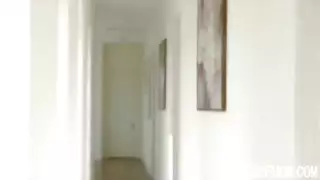 الام تطلب من الابن القذف داخلها