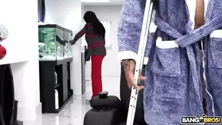 بنت شقراء تتناك من رجل الامن