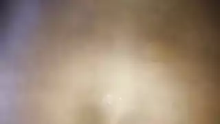 تستقبله من الباب