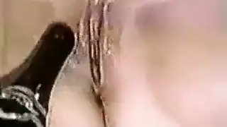٤ نجم إباحي يُرضي رغبة العميلة في اللعب المؤلم بالسياط والشرج