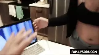 سكس نيك طيز شاب سعودي يغتصب أخته بالقوة