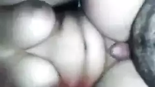 يغتصبها و يفشخ كسها