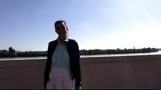 تعليم كيفية ممارسة الجنس مع فتاة لأول مرة