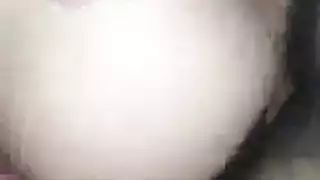 بنت جميله تخلع ملابسها الداخلية في غرفه نوم