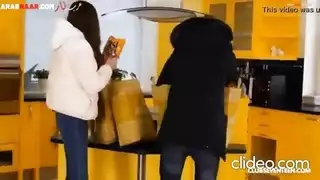 زوجة ابوه ف الحمام