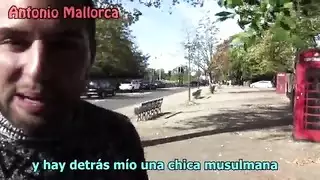 مهرجان جنسي علني مع عربية ممتلئة الجسم ترتدي النقاب