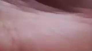 عاهرة الكاميرا العربية تتباهى بفتحاتها وتصل للنشوة