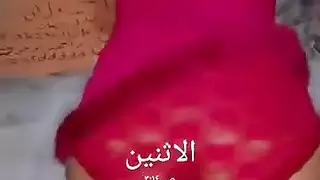 راقصة نجم إباحي عربي تكشف عن مؤخرتها الكبيرة وجسمها المثير