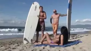 خيال كيت في الشواء المزدوج مع رجلين مسيطرين