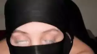 ندف الحجاب الإسلامي يذهب إلى وضع الفاسقة الشرجية الكاملة فتاة عربية تنشر مؤخرتها الكبيرة على نطاق واسع مثل عاهرة