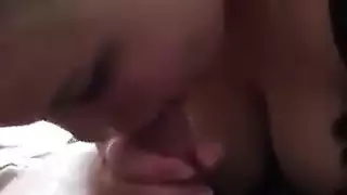 فرج عربي يمتلئ بالسائل المنوي