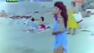 انقر تشغيل لتراها تمص قضيبًا