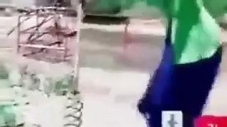 مشهد إباحي: فتاة عربية تحلق استعدادًا لجماع عنيف
