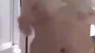 عاهرة تركية غريبة في جماع جماعي صريح