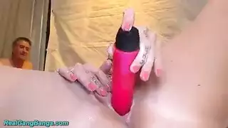 استوديو وشم شاذ: مص جماعي ووضعية كلب عنيفة