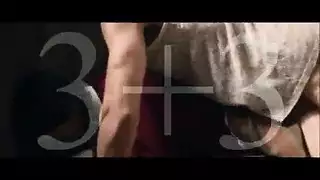 رجل عملاق يغتصب قتاة صغيره