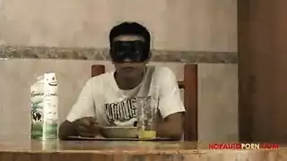 نائب الرئيس المراهق يخضع للهيمنة في جنس مكتبي صريح